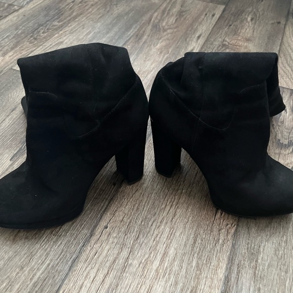 Black suede Calvin Klein high knees boot ! - Picture 2 of 3